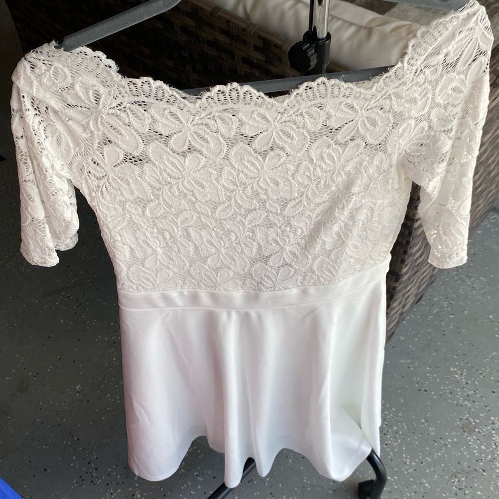 White lace off the shoulder dress